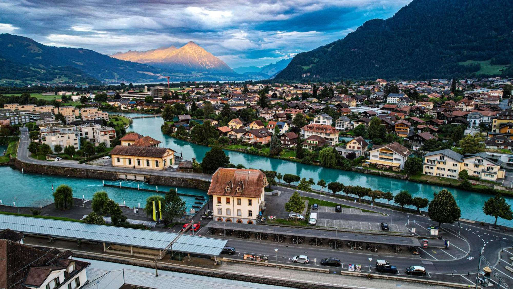 Hotel Merkur - West Station Interlaken Eksteriør bilde